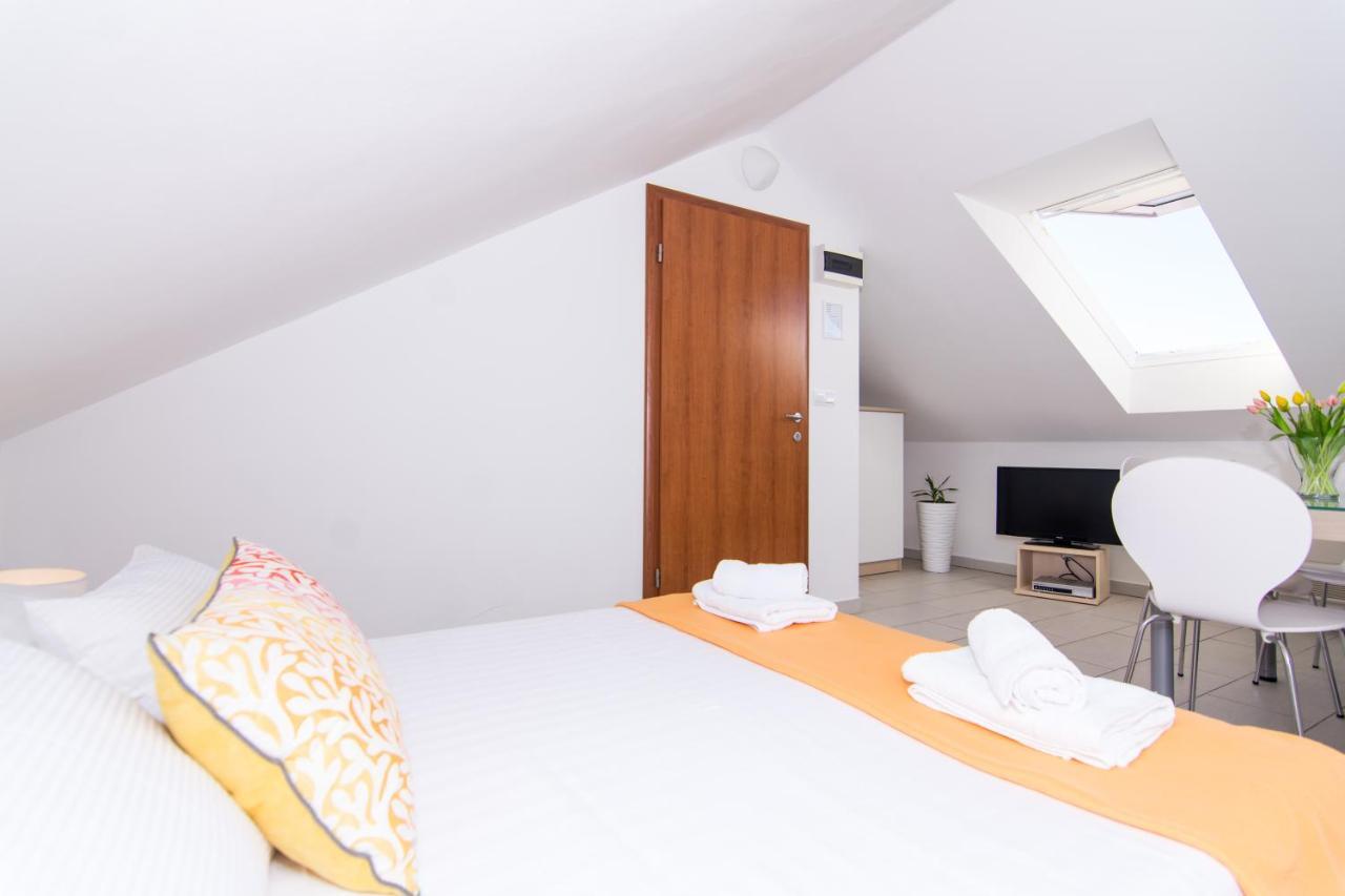 Apartments Rici Bol Zewnętrze zdjęcie
